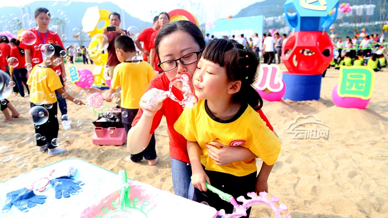 親子游戲活動區 大人與孩子們盡享游戲的快樂